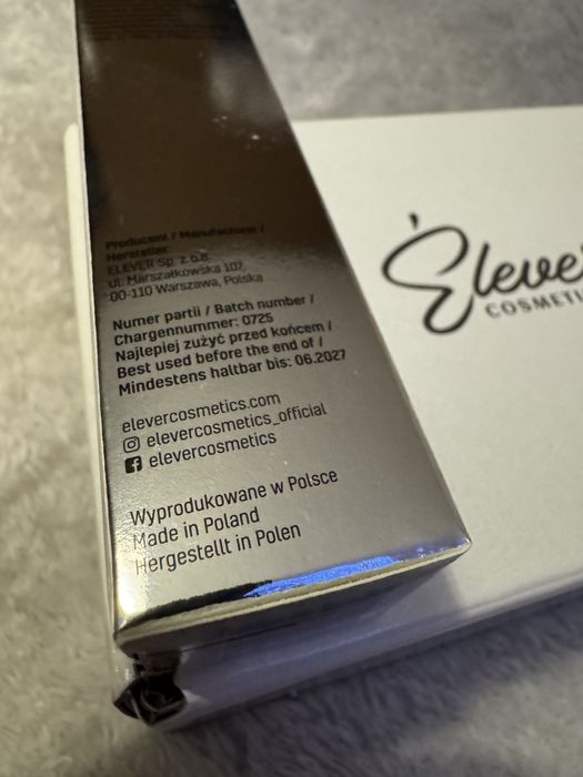 Elever Cosmetics Beige Porcelain podkład spf 50 blur twarzy