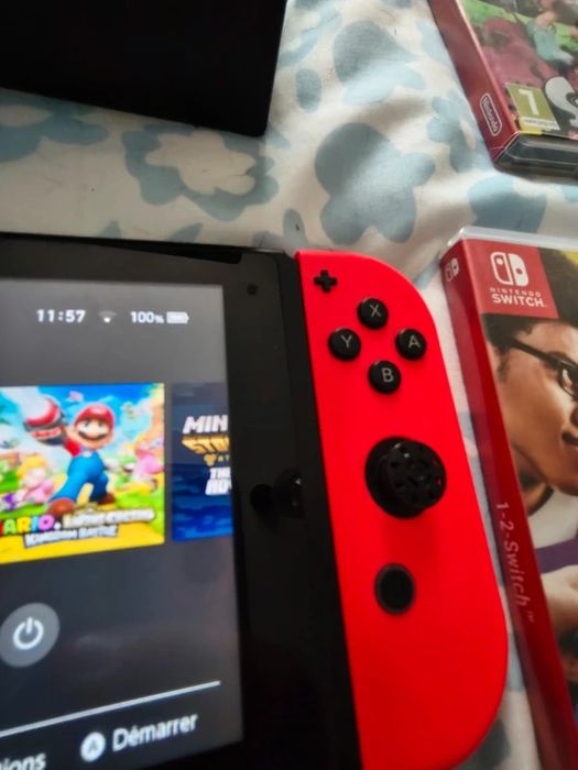 Nintendo Switch com Dock, Joy-Cons e 3 Jogos
