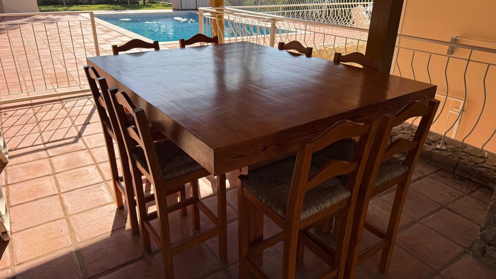 Mesa de matraquilhos em muito bom estado