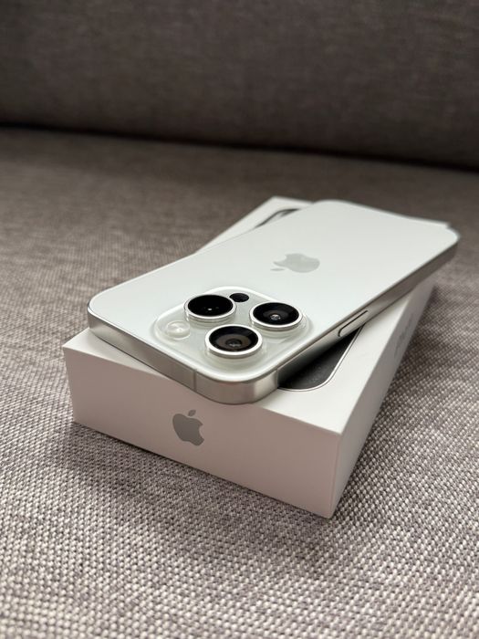 iPhone 15 Pro White