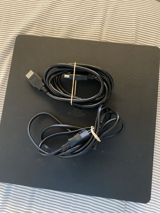 Playstation 4 slim