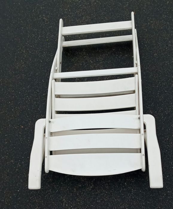 Кресло садовое ,раскладное,пластиковое.