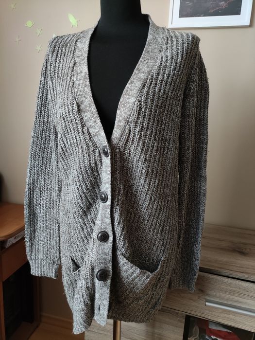 Długi sweter damski