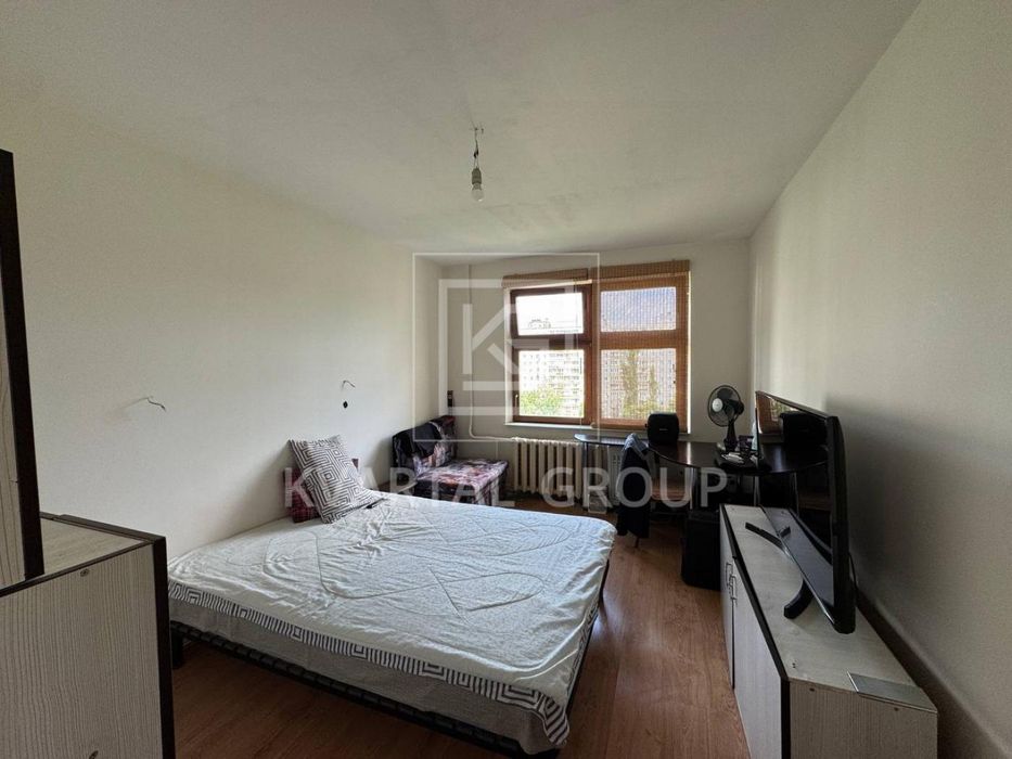 Квартира 3к, 67 м², Булаховського, мінімальне оформлення