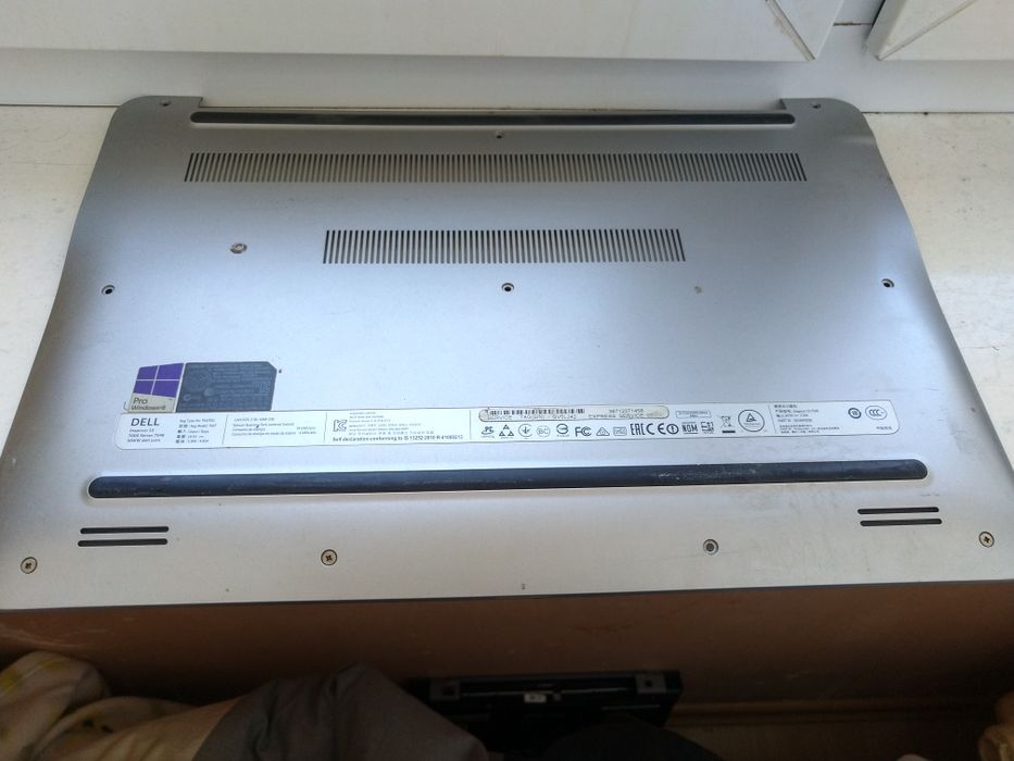 Obudowa dolna klapa Dell Inspiron 15 7548.  0J8D0W