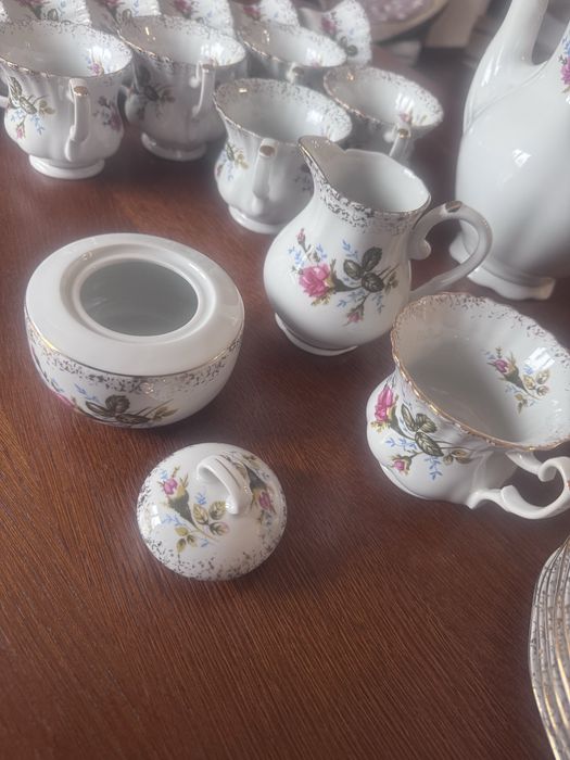 Zestaw kawowy Iwona polcelana Chocież na 12 osób