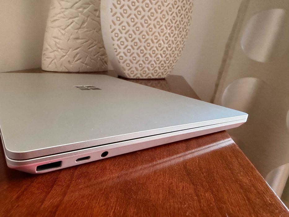 Surface Laptop Go 3|i5-1235U 10+12Cores|8G Ram|Ssd 256G|Garantia Fev27