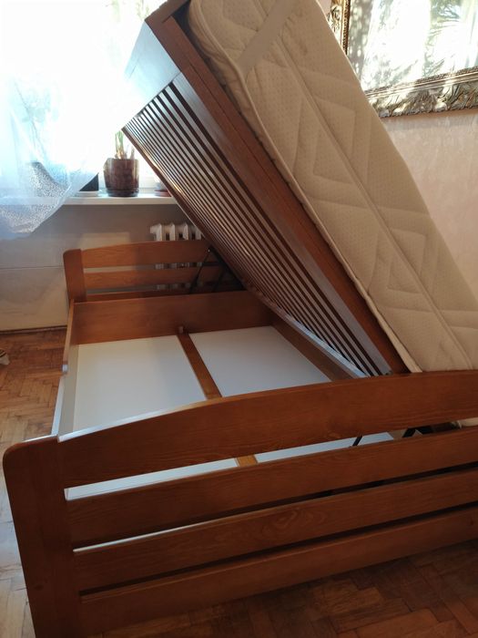 Łóżko sosnowe z pojemnikiem 120x200