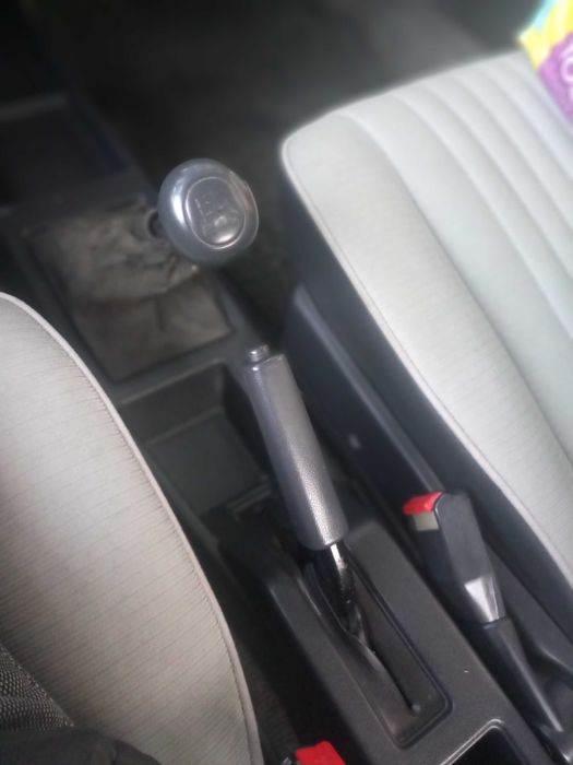 Toyota sedan E80, 1300cc, 1983, com inspecção e documentação em dia