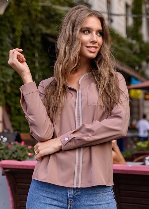 Жіноча блузка класична