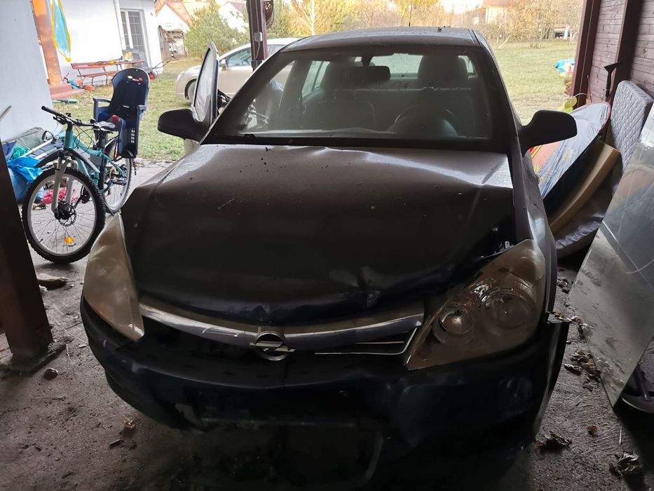 Opel Astra Opel Astra H 1.6 benzyna po kolizji