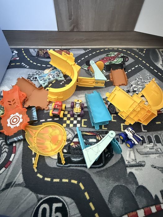 Fisher-Price Blaze Zderzakowo Kaskaderski Zestaw Axel City