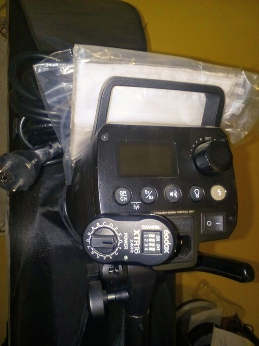 Комплект студійного освітлення Godox MS300-V