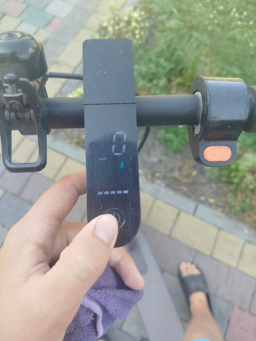 Mi Electric Scooter Essential