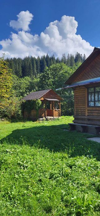 Двоповерховий будинок 192м², з окремим прим. бані на березі річки.