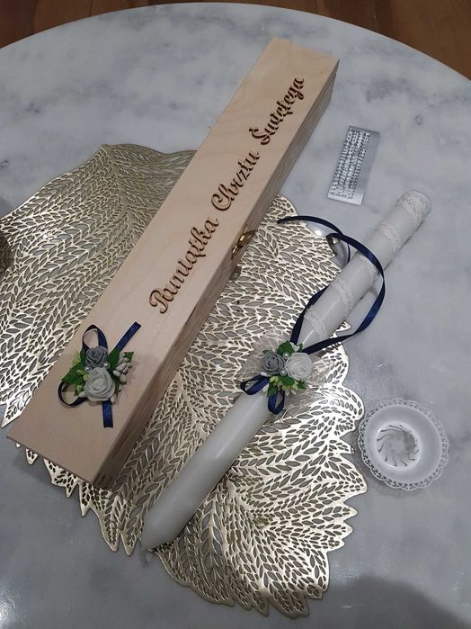 Zestaw do chrztu dla chlopca świeca pudełko okapnik