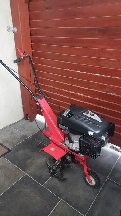 Gleboryzarka spalinowa Brast