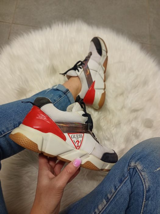 Buty Guess rozmiar 37 damskie, młodzieżowe, chłopięce