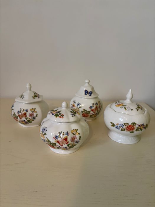 Англійська порцеляна Aynsley Wedgwood та ін. Мініатюри вази шкатулки