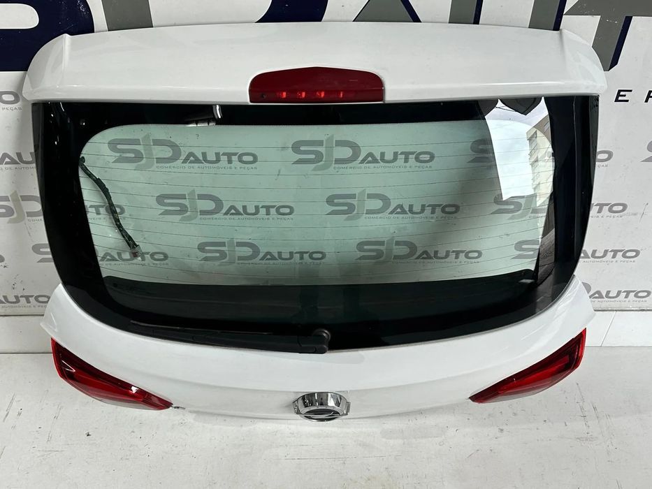 Tampa Mala - Opel Corsa E (2017)