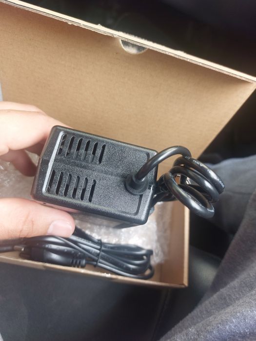 Carregador zt3 pro trotinete novo