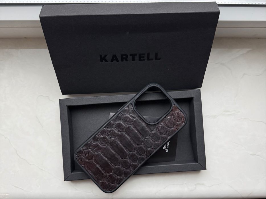 Чохол для iPhone 14 Pro зі шкіри пітона Kartell