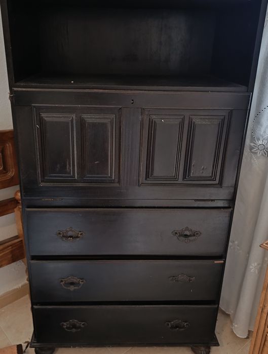 Móvel antigo tipo escrevinha com três gavetas