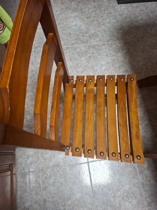 Mesa com 4 cadeiras