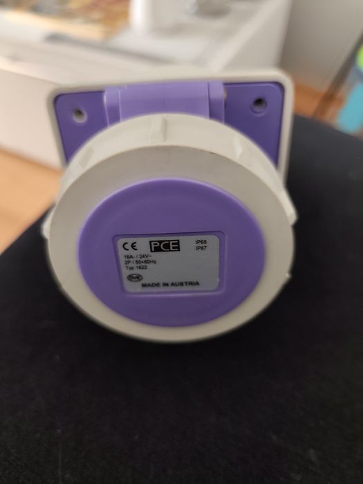 Gniazdo PCE 16A-/24V