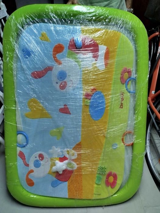 2 artigos: Parque infantil Brevi e tapete lúdico