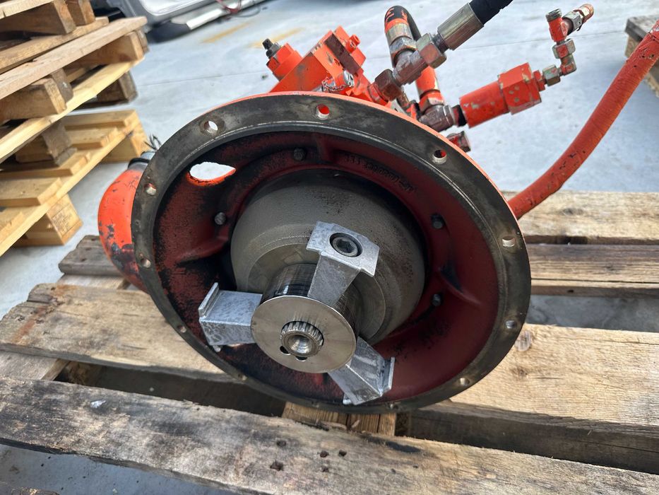 Atlas 1304 i 1404 Cat Furukawa Pompa Hydrauliczna Linde HPR 100