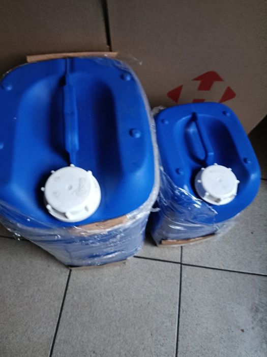 продам пластикові каністри