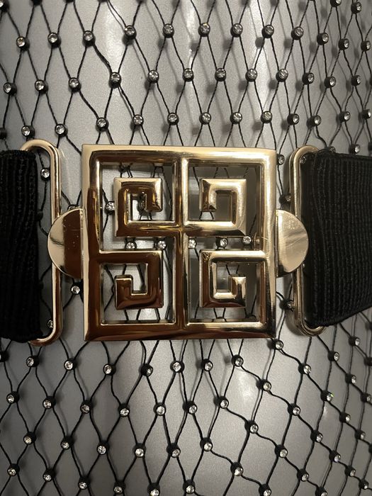 Pasek rozciągliwy z inspirowaną klamrą