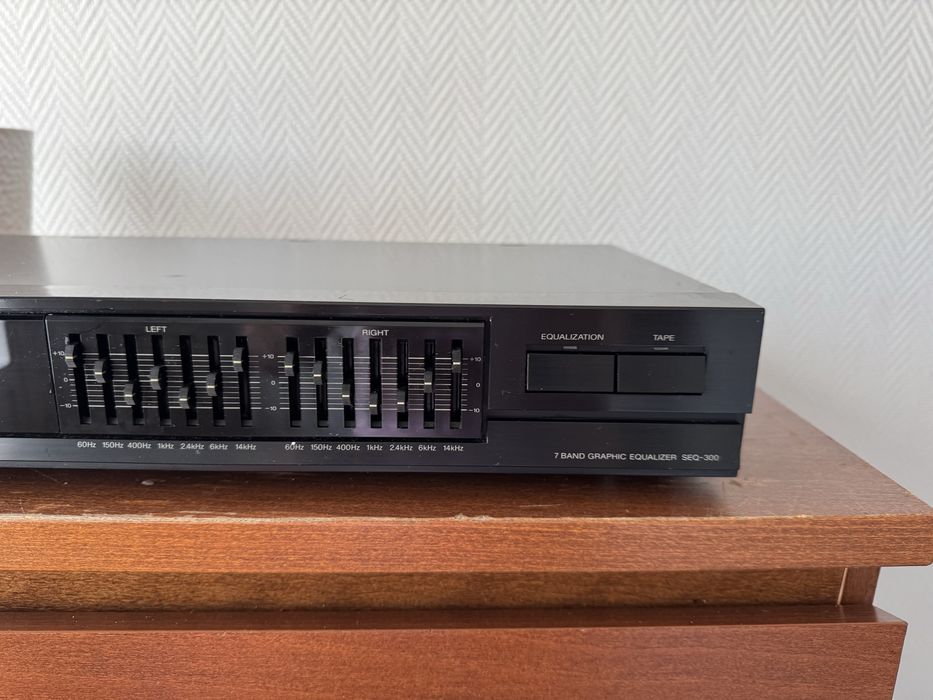 Equalizer Sony SEQ-300