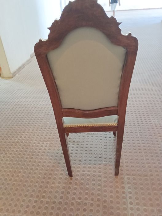 Cadeira vintage totalmente remodelada e estofada