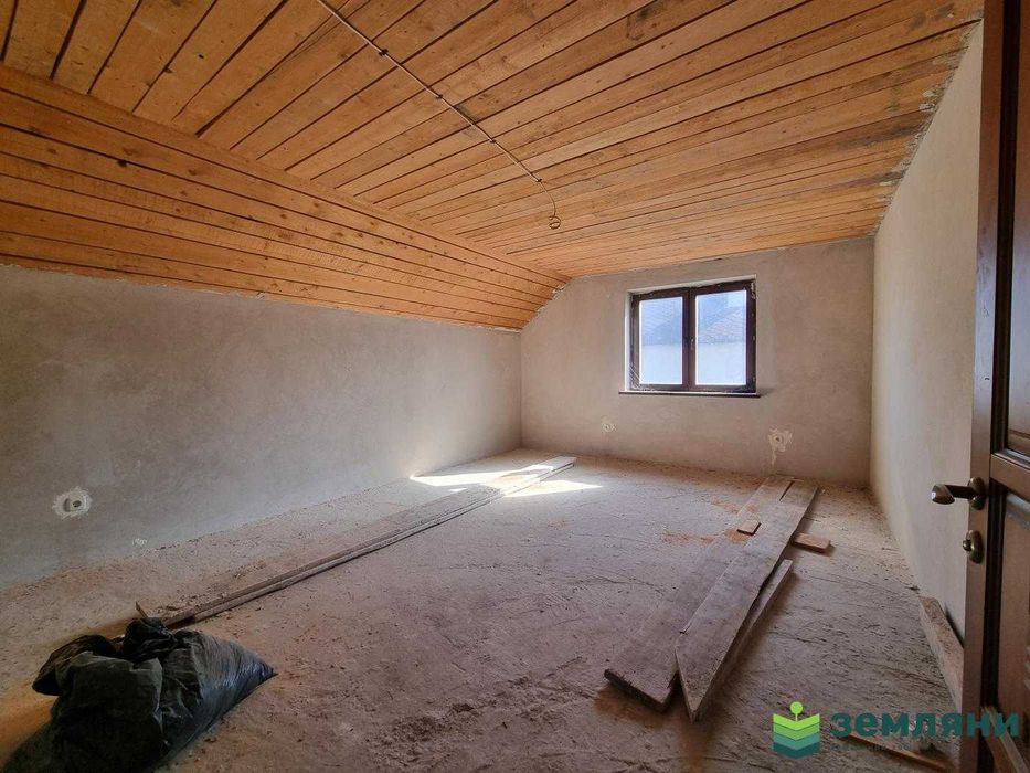 Продаж будинку 222 кв.м та землі 12,5 соток в с. Підпечери (5)