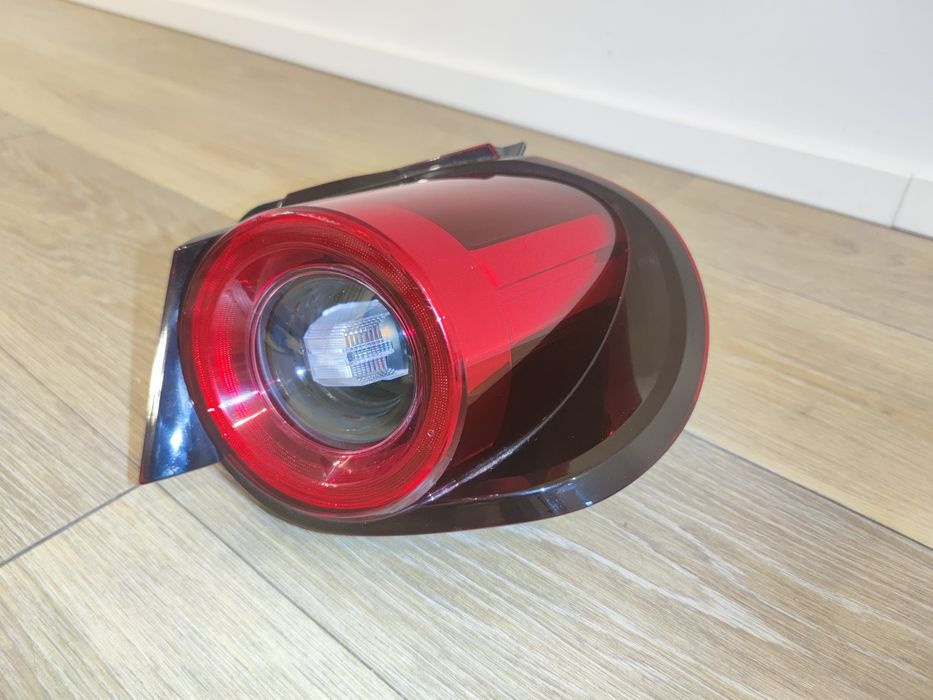 Farolim dto Mazda MX30 (DN4L-51-150c)