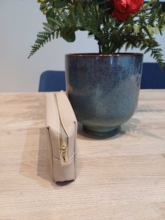 Bolsa de maquiagem Yves Saint Laurent