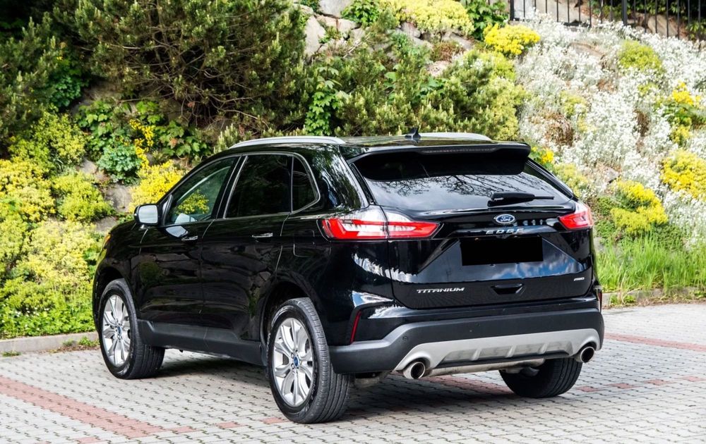 Ford Edge Titanium 2022 року