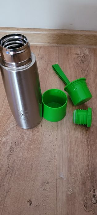 Termos  srebrny z uchwytem