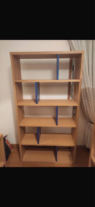 Cama dupla  com arrumação