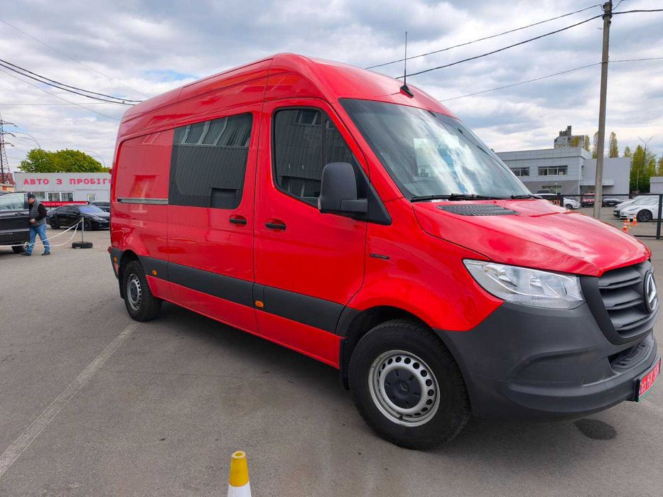 MERSEDES eSprinter electrica 54kw 200km 11м3