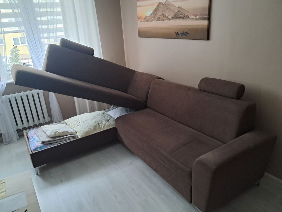 Naroznik z funkcja spania i pojemnikiem