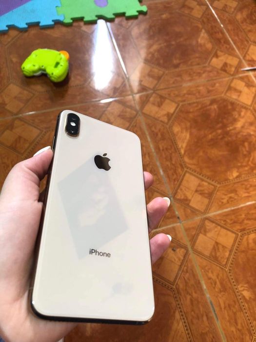 iPhone XS Max usado em bom estado