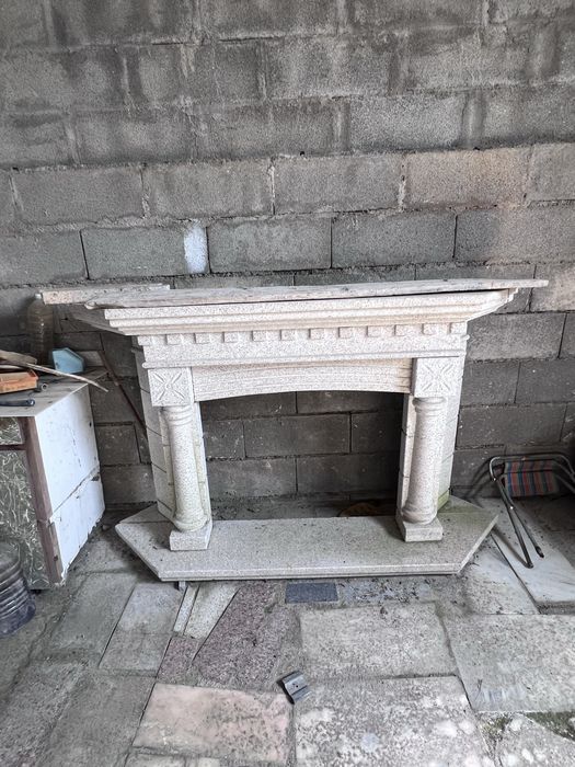 6 Lareiras em granito (4 de canto e 1 frontal)