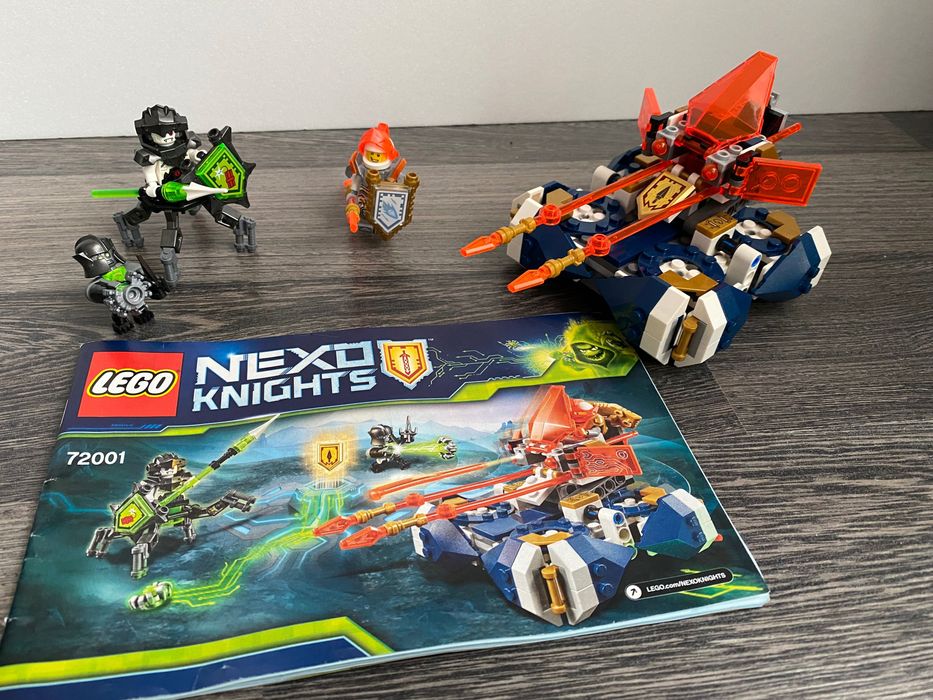 LEGO Nexo Knights 72001  Bojowy poduszkowiec Lance'a