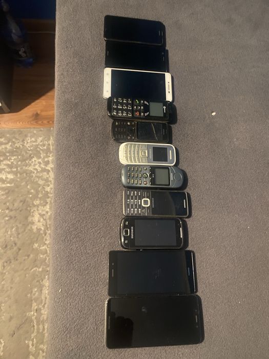 Zestaw Telefonów 11 sztuk
