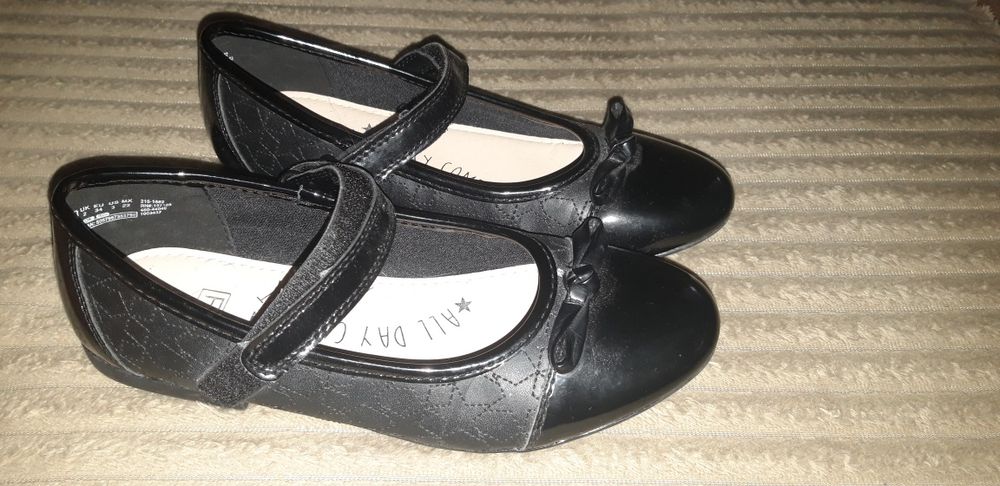 Туфлі для танців білі святкові лаковані чорні лодочка 35 32 34