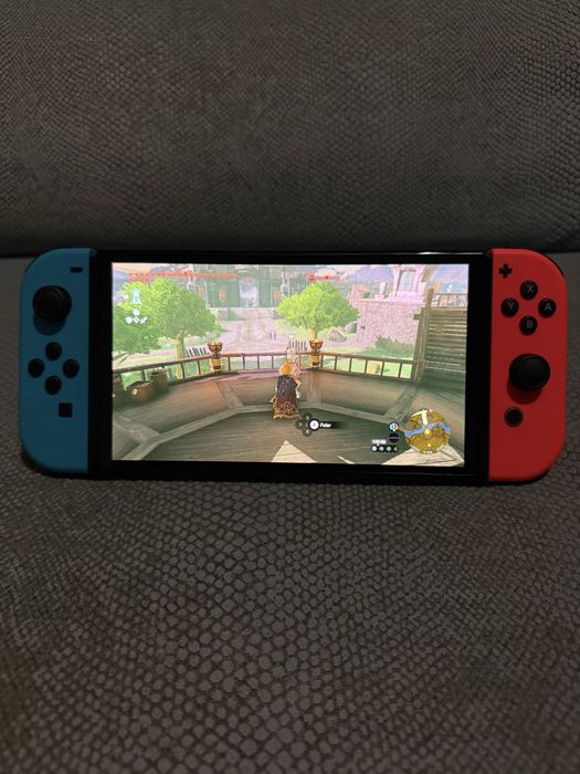 Nintendo Switch Oled + Comando Pro Wir + Acessorios