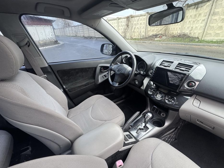 Продается TOYOTA RAV4